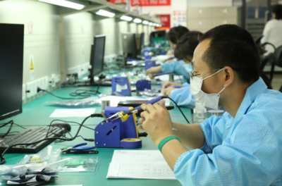 走进中国电科专精特新“小巨人” 九项任务在基层电子产品研发